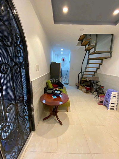 2,85 tỷ. 22m2 hẻm bagác đường Hoàng Văn Thụ Tân Bình. Nhà mới ở ngay.