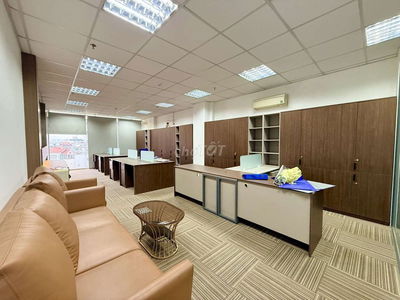 Mặt tiền Cộng Hòa Tân Bình 9 tầng 22 phòng DT 4,6mx40m giá 50 tỷ