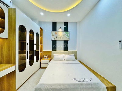 Hạ giá bán nhanh hơn 4 tỷ. Nhà 4 tầng - Nguyễn Văn Công gần Sân bay.