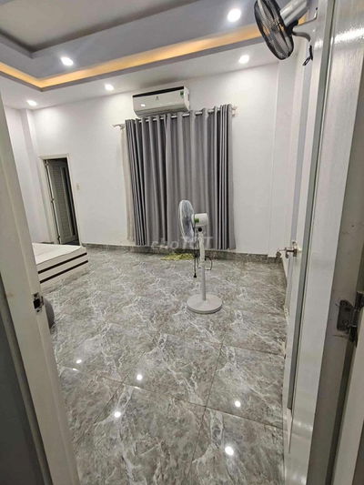 Cho nữ thuê phòng