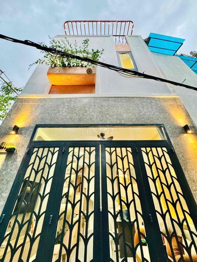 BẠN CỦA CHÍNH CHỦ - CHỈ 3,68 TỶ CÓ NHÀ ĐẸP NGÃ TƯ HÀNG XANH, CẠNH QUẬN