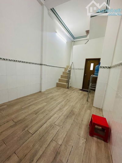 Cho thuê nhà trục chính hẻm đường hoàng văn thụ giá 4 triệu