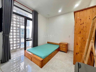 Căn Hộ Bancol Thang Máy Full Nội Thất Rộng 27m2 Ngay Bờ Kè Hoàng Sa Q3