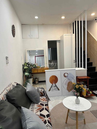 Cho thuê nhà đẹp Quận 1 ngay chợ Thái Bình 35m2 3PN-18 tr/t