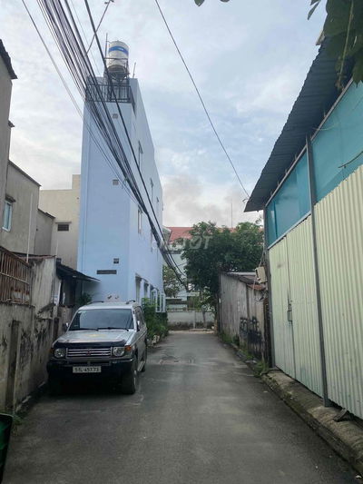 BÁN NHÀ 4 TẦNG HẺM XE HƠI NGAY VÒNG XOAY PHÚ HỮU- QUẬN 9