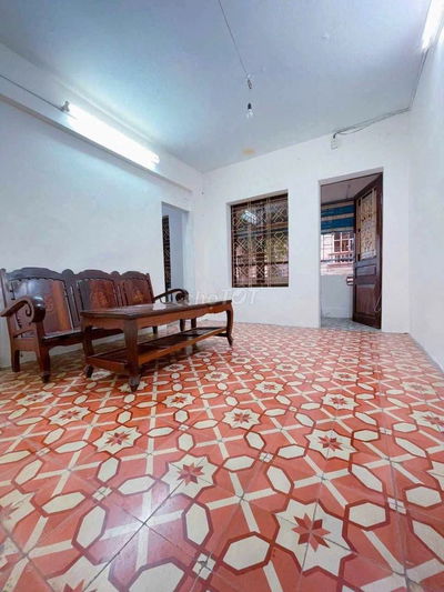 Cho thuê căn tập thể tầng 2 45 Chùa Bộc 80m2 2pn 1vs 9tr