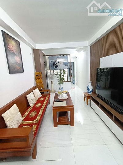 CẦU GIẤY – CÁCH MẶT PHỐ 10M – 2 THOÁNG – NHÀ ĐẸP Ở NGAY – FULL NỘI THẤT – 8.35 TỶ