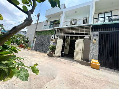 Nhà 1 trệt 1 lầu ngay vinhomes Q9.