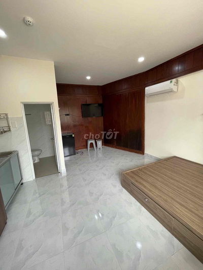 Full Nội Thất, Điện Nước Siêu Rẻ, Bãi Xe Rộng, Gần Q1 Phú Nhuận