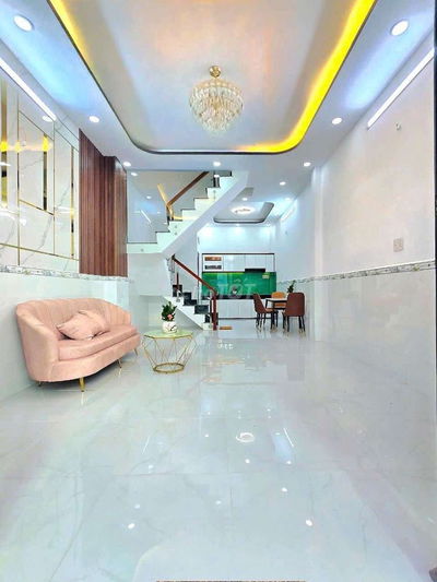 Nhà sổ riêng 4x10m 2 tầng kế bên quận 7 giá 3.8 tỷ
