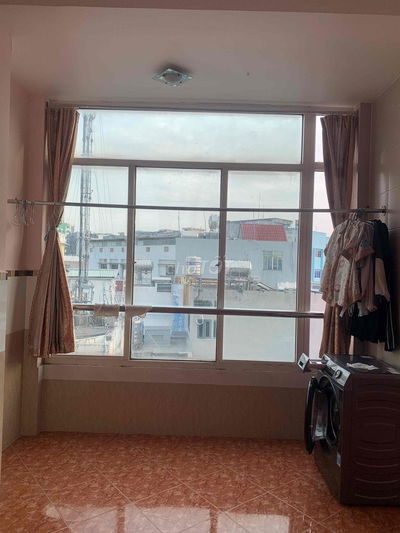 phòng trọ rộng 30 m đường vào nhà là hẻm đường nhựa,đường rộng 11 m,