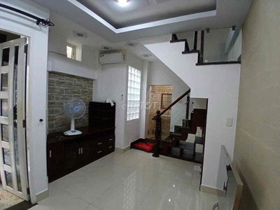 Cho thuê nhà mới đẹp - 1trệt 2lầu - 2pn hẻm Nguyễn Thị Minh Khai - Q1