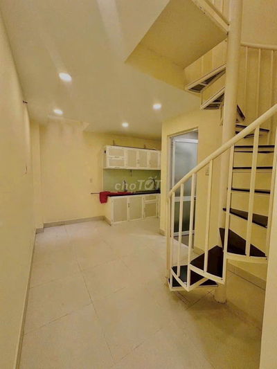 Chủ ngợp, cần bán gấp căn nhà Linh Đông, giá 5,15 tỷ, hẻm xe hơi.