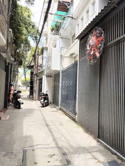 NHÀ 5 TẦNG- 3,3 x 11M- LÊ VĂN DUYỆT BT- SÁT HẺM XH- GIÁP Q1- 7,7 TỶ