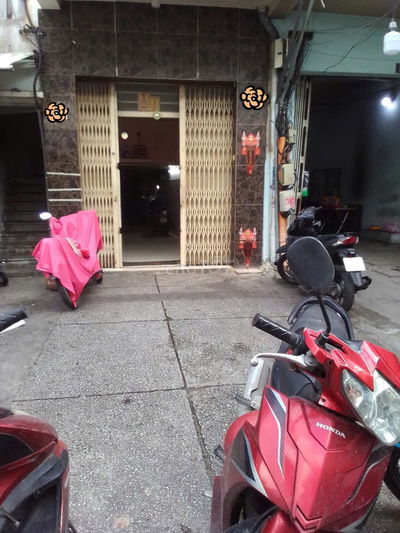 Cho thuê mặt bằng có vỉa hè ngoài rộng