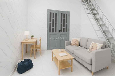 nguyên căn 1 trệt 1 gác suốt có ban công chính chủ