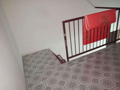 Cho Nữ thuê phòng