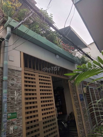 Cho thuê nhà FULL Nội thất,hẽm thông 175Tạ Quang Bửu. Dt 4x15.Giá 15tr