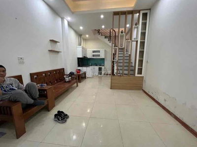 Bán nhà Hoàng Hoa Thám 61m2 vị trí đẹp đủ công năng ở luôn 10.6 tỷ