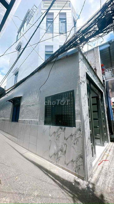 Nhà đẹp 4 tầng - dt 41.5m2 - Hẻm 3m - Sát khu đường số Q4.