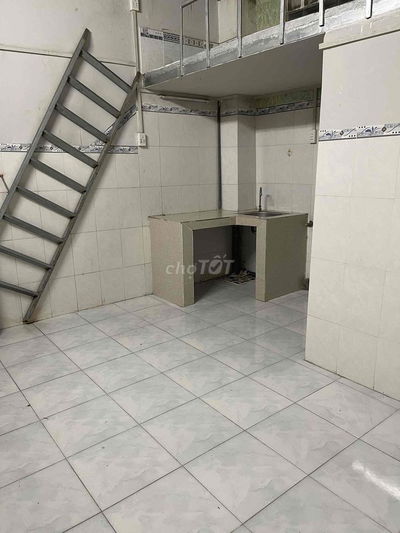 Phòng có gác 2600k, khu an ninh có bảo vệ 24/24