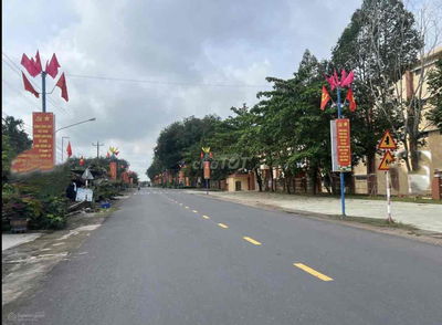 BÁN GẤP LÔ ĐẤT MẶT TIỀN ĐƯỜNG NHỰA- tại Tp HCM