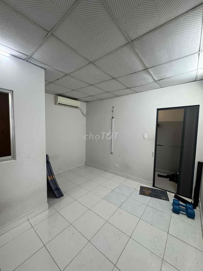 phòng thoáng ncs cửa sổ trời
