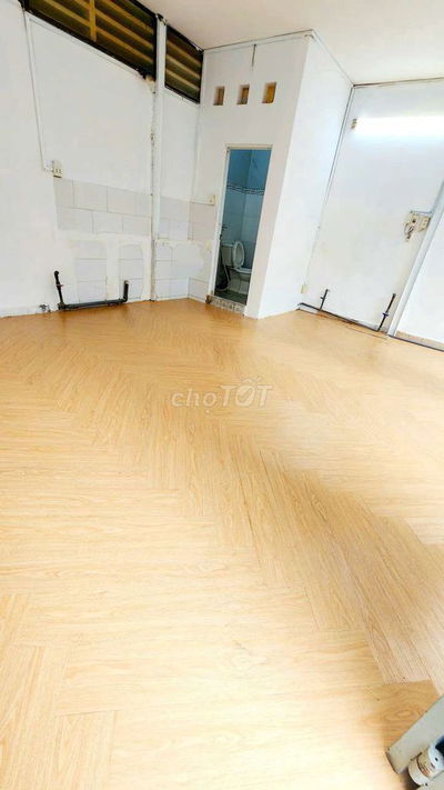 TRUNG TÂM PHÚ NHUẬN, Mặt bằng cho thuê CÓ 2 MT Hẻm xe hơi Siêu Đẹp