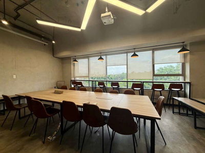 Shophouse Sarica  (full nội thất),Diện tích: 8,15 x 12,5 m (3 tầng).