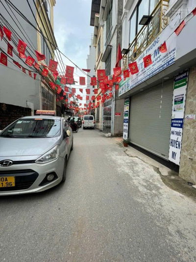 Bán nhà 5 tầng Yên Nghĩa ngay sát Quốc Lộ 6, đường thông rộng,ô tô tránh đỗ, vị trí kinh doanh đỉnh