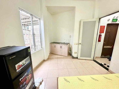 Cho thuê phòng ở Hồ Bá Kiện Q10 gần ĐH Huflit, CV Lê Thị Riêng