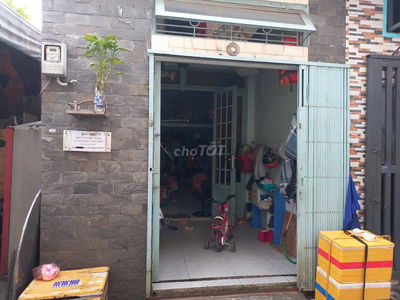 Nhà hẻm Trệt + lửng Hẻm gần ngã tư đường phan văn hớn và trần văn mười