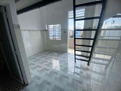 PHÒNG TRỌ GÁC CAO SIÊU RỘNG, THUẬN TIỆN DI CHUYỂN CÁC QUẬN TRONG TPHCM