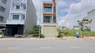 Đất đẹp 85m ngang 5m ngay cổng trục chính kdc Phú Hồng Thịnh 9 Dĩ An