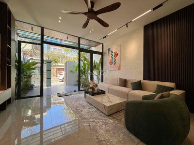 Nhà 3 tầng 3Pn khu Hoà Xuân. view sông