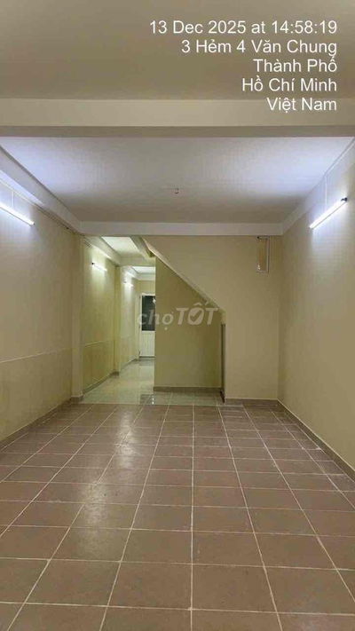 Cho thuê nhà nguyên căn mặt tiền Văn chung, dt 80 m2, nhà 1 trệt 1 lầu