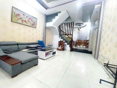 Cho thuê nhà HXT quang trung gần mescedes