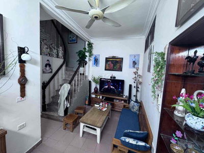 Phố Lò đúc 37m 4 tầng chỉ nhỉnh 6 tỷ.