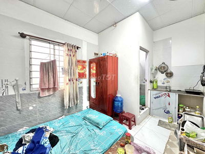 Trống Lại - Cửa Sổ Trời Gần Đại Học Văn Hiến, Sát Nhà Sách Bình Long