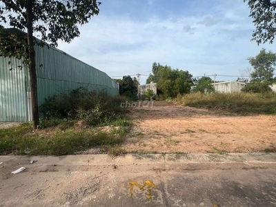 KẸT TIỀN CHỦ BÁN LÔ ĐẤT 300M2 GẦN ĐH VIỆT ĐỨC. MT KINH DOANH CHO THUÊ