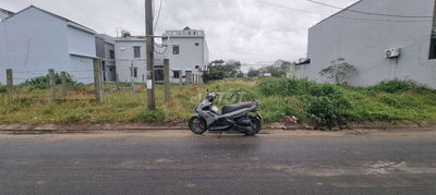 NGUYỄN PHẠM TUÂN SÁT BÃI TẮM TÂN TRÀ