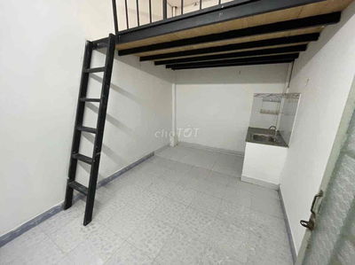 🎉CHO THUÊ PHÒNG GÁC GIÁ RẺ 3,XX  CÓ MÁY LẠNH KỆ BẾP_LÊ VĂN SỸ Q3🎉