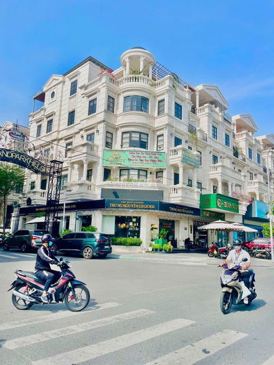 CHO THUÊ NHÀ PHỐ MẶT TIỀN NGUYỄN VĂN LƯỢNG (TRỆT 4 LẦU 5X20) THANG MÁY