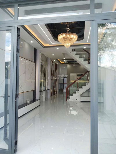 Bán nhà mặt phố 100m2 gần KCN Cầu Tràm giá 1,750 tỷ, hàng hot