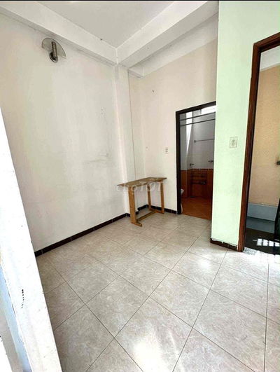 Cho thuê phòng lầu 3, XVNT F17 (có ban công)