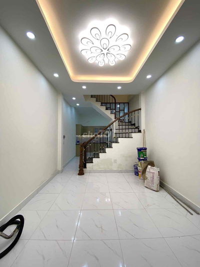 Hơn 4 tỷ có ngay nhà đẹp TT Văn Điển-oto tránh 50m- 33m*5T,MT3,6m,3N