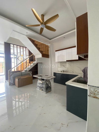 Bán căn nhà phố vườn, 4PN, hơn 200m2, giá chưa tới 2 đồng bảy