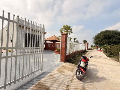 Nhà Vườn nghĩ dưỡng Long An 1300m2 vừa nhà vừa đất chồi mát ao cá SHR