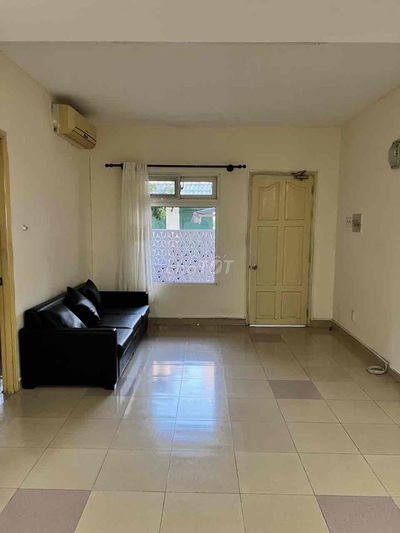 loại nhà ở 1 trệt 1 lầu 4 phòng ngủ đường Nguyễn văn linh ,q7