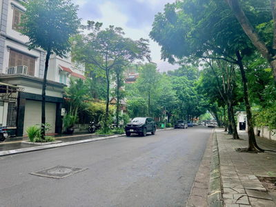 Thật 100%! Cần Bán Gấp Trước Tết - Tôi chính chủ bán đất tặng nhà mặt phố Lạc Long Quân 750m MT 17m